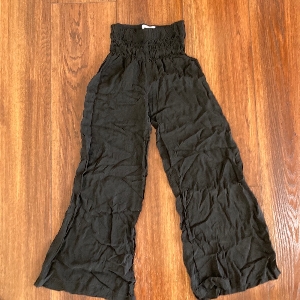 Black Paire wide leg pants- xs